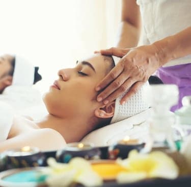 Royal Ayurveda Gesichtsbehandlung